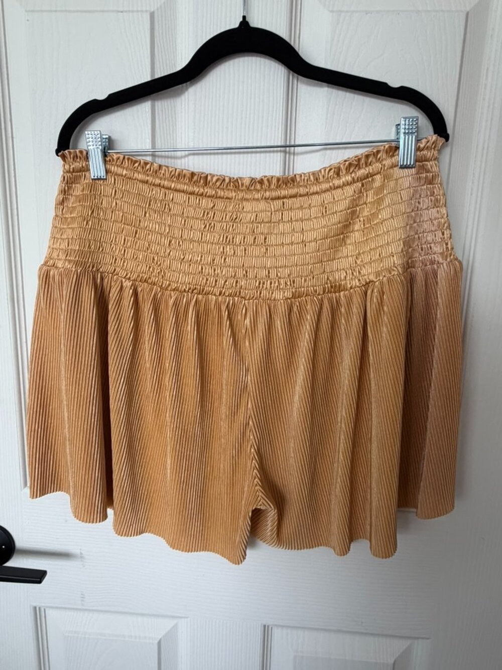 Gold Pleated Smocked Waist Shorts 1XL • Boutique Metallic Mini • NWT
